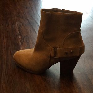 Nine West size 6m boots never worn